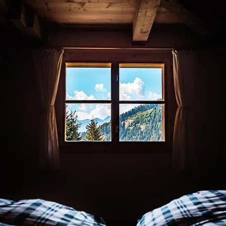 Fohlenwies Huette Dolomiten * Lienz